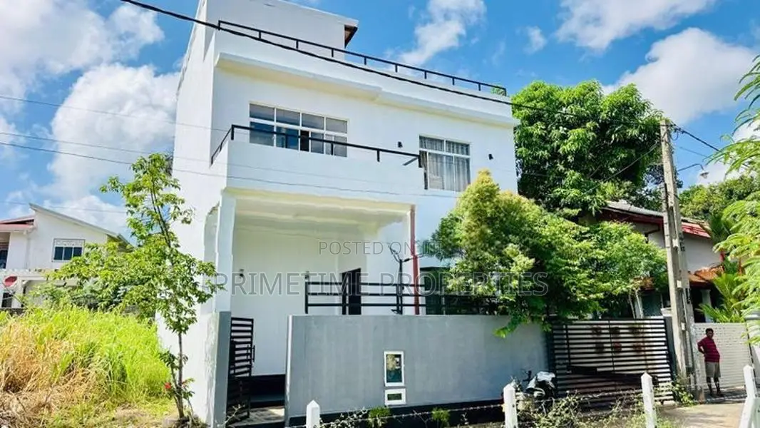 (BH198) Two Storey House for Sale in Ja-Ela