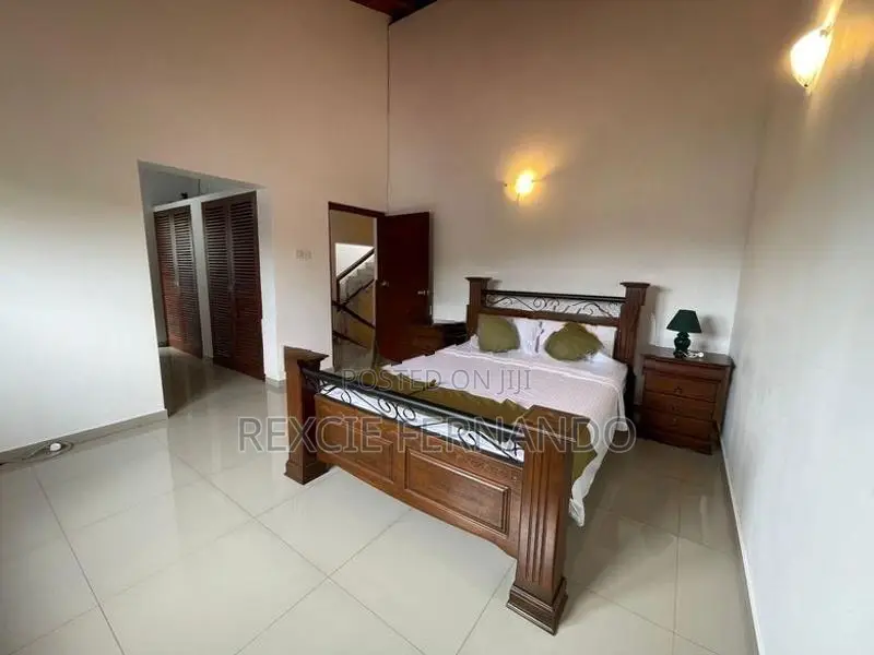 2story house with roo top
