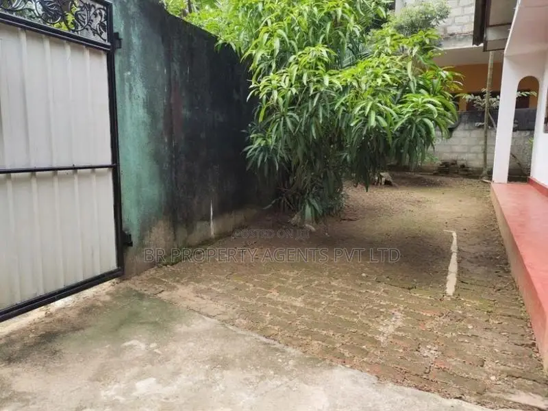 Single Story House for Sale in Kotikawatta