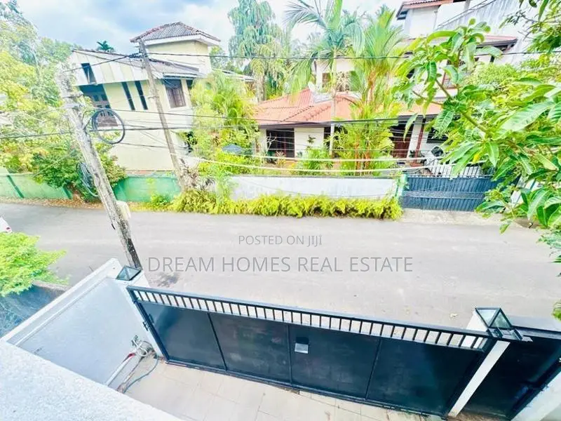 Luxury 5BR/5BA Family Home – Ambawatta Road, Boralesgamuwa