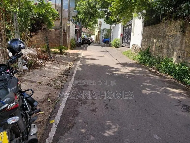 Land With House for sale Nawala