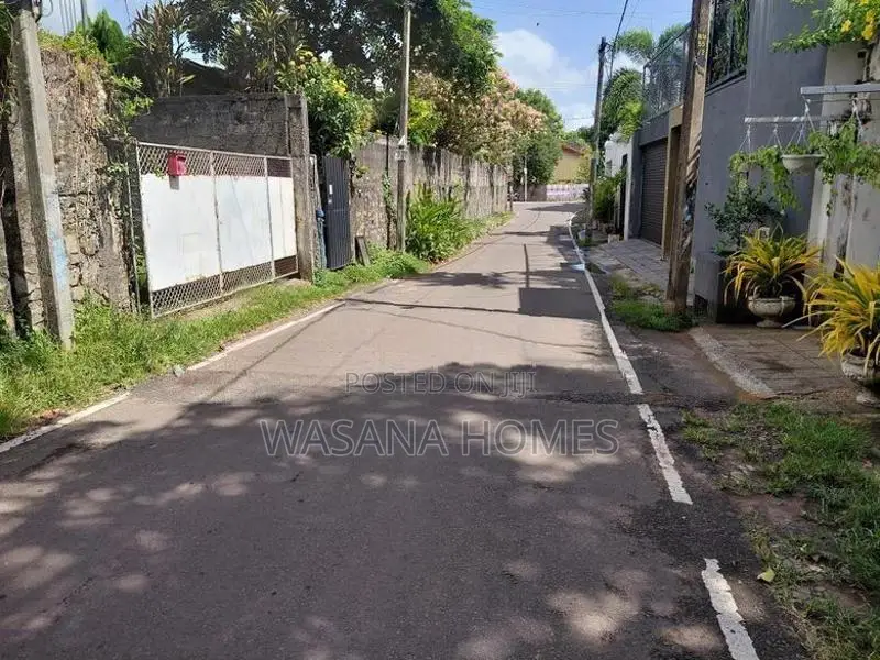 Land With House for sale Nawala