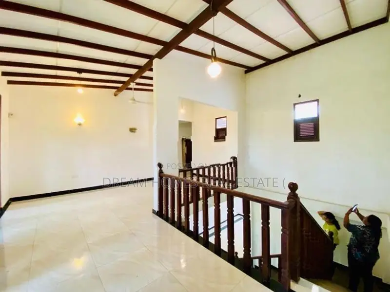 10.9 Perches Beautiful 2-Storey Home for Sale –Athurugiriya