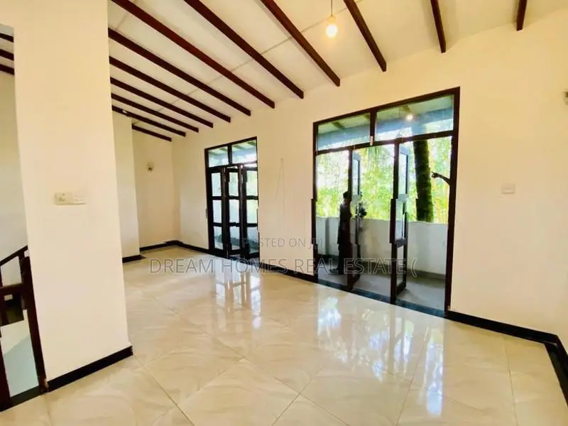 10.9 Perches Beautiful 2-Storey Home for Sale –Athurugiriya