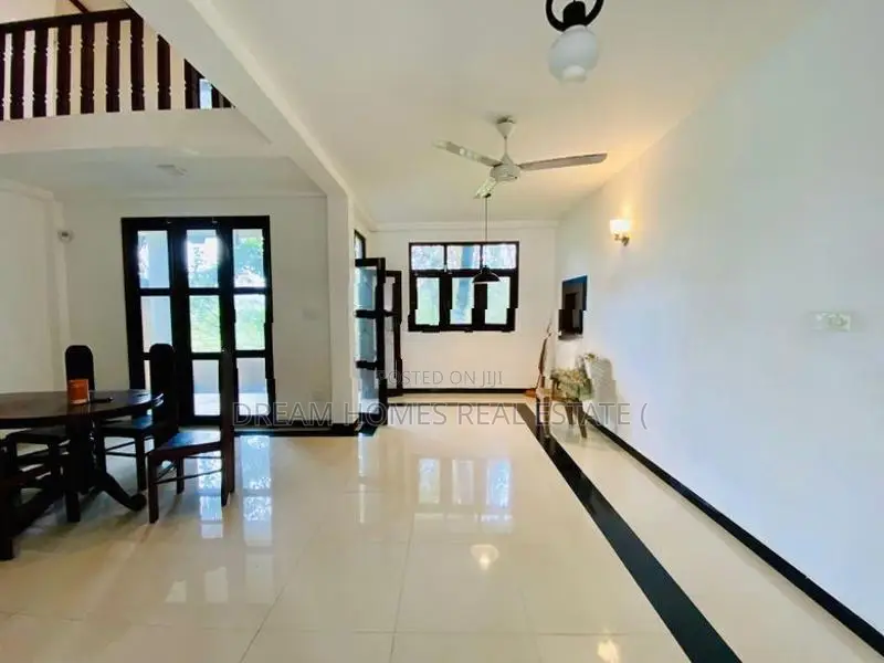 10.9 Perches Beautiful 2-Storey Home for Sale –Athurugiriya