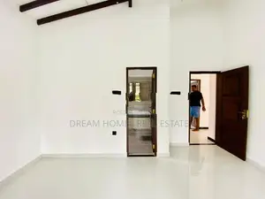 Luxury 4 Bedroom House for Sale – Athurugiriya