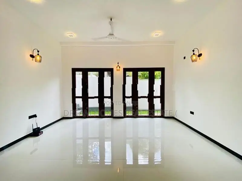 Luxury 4 Bedroom House for Sale – Athurugiriya