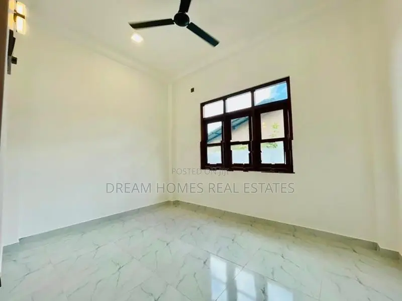 Luxury Brand-New House for Sale – Kottawa