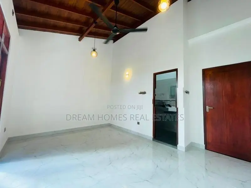 Luxury Brand-New House for Sale – Kottawa