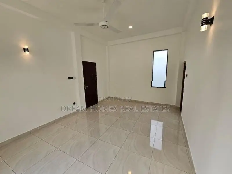 Brand New 4BR Luxury Home – Siddamulla, Kottawa