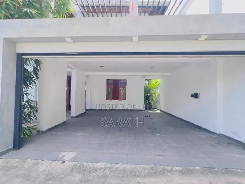 Talawatugoda Spacious Luxury House For Sale