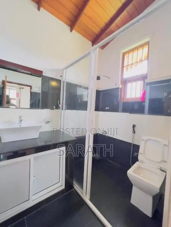 Talawatugoda Spacious Luxury House For Sale