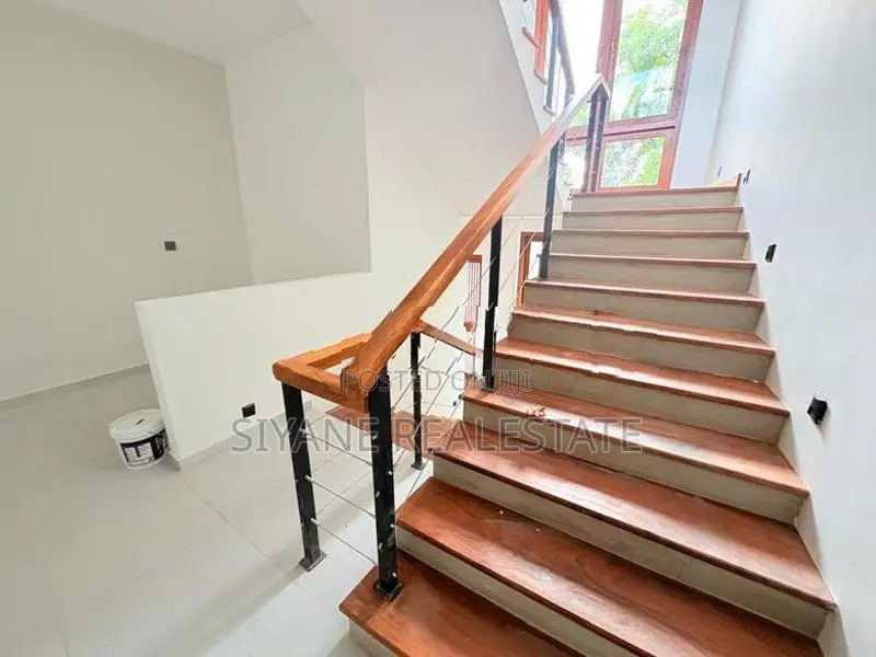 Luxury Brand New House for Sale in Thalawathugoda