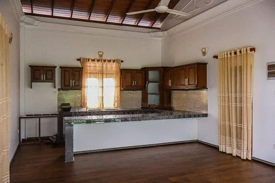 Furnished 2-Bedroom Apartment for Rent – 1st Floor, Modara, Moratuwa