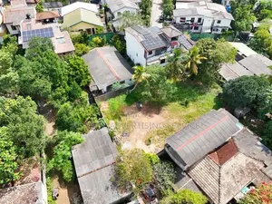 Modern Designer Home Close to Beach & Railway
