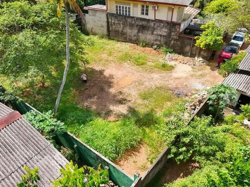 Modern Designer Home Close to Beach & Railway