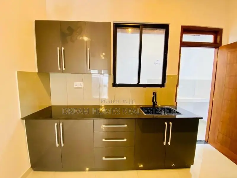 Brand New 3-Bedroom House for Sale – Athurugiriya