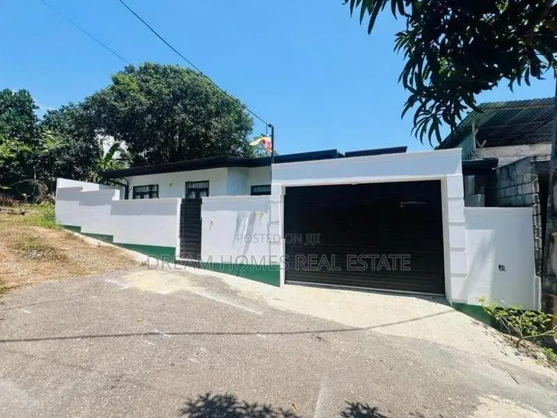 Modern 3 Bedroom House for Sale in Kesbewa – 7 Perches