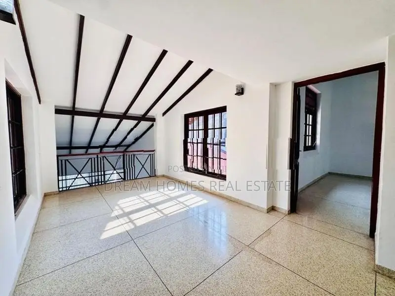 Newly Renovated Luxury 4-Bedroom Residence for Sale in Delkanda