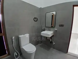 Room For Rent Near University Of Moratuwa ( Katubedda) Only Ladies