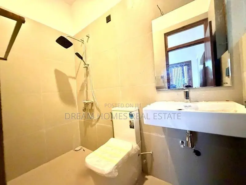 Luxury 4-Bedroom House for Sale – Thalawathugoda