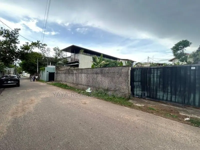 Residential Land for Sale in Pitakotte