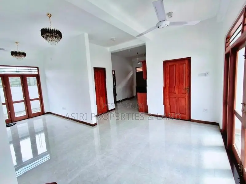 Luxury 5 Bedrooms House for Sale in Piliyandala Kesbewa