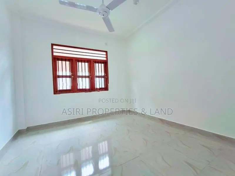 Luxury 5 Bedrooms House for Sale in Piliyandala Kesbewa