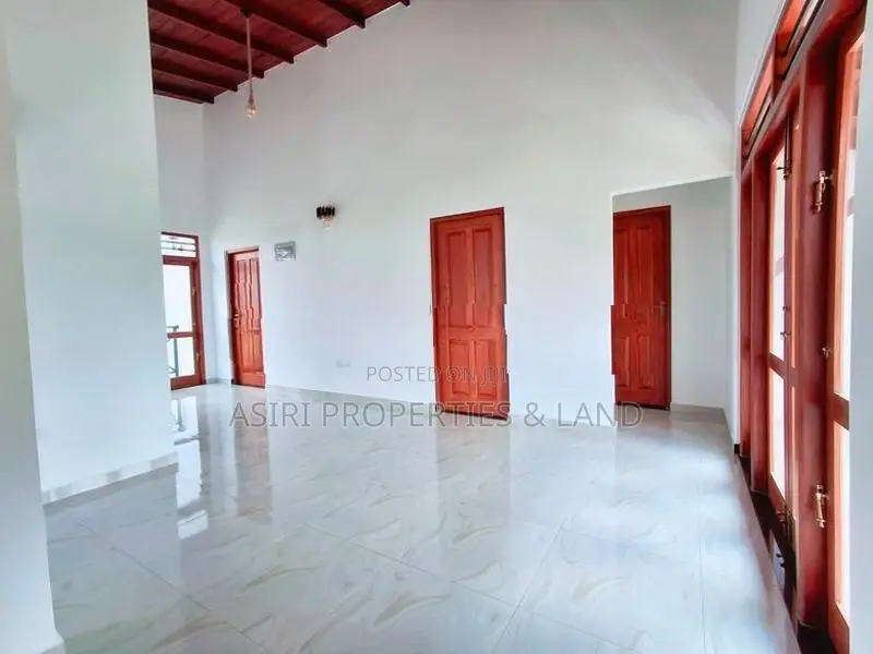Luxury 5 Bedrooms House for Sale in Piliyandala Kesbewa