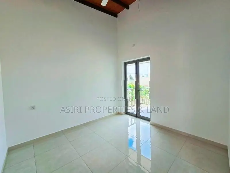 3 Bedrooms Modern Villa for Sale at Canterbury Piliyandala