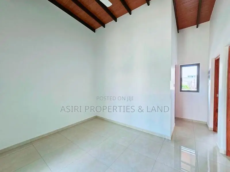 3 Bedrooms Modern Villa for Sale at Canterbury Piliyandala