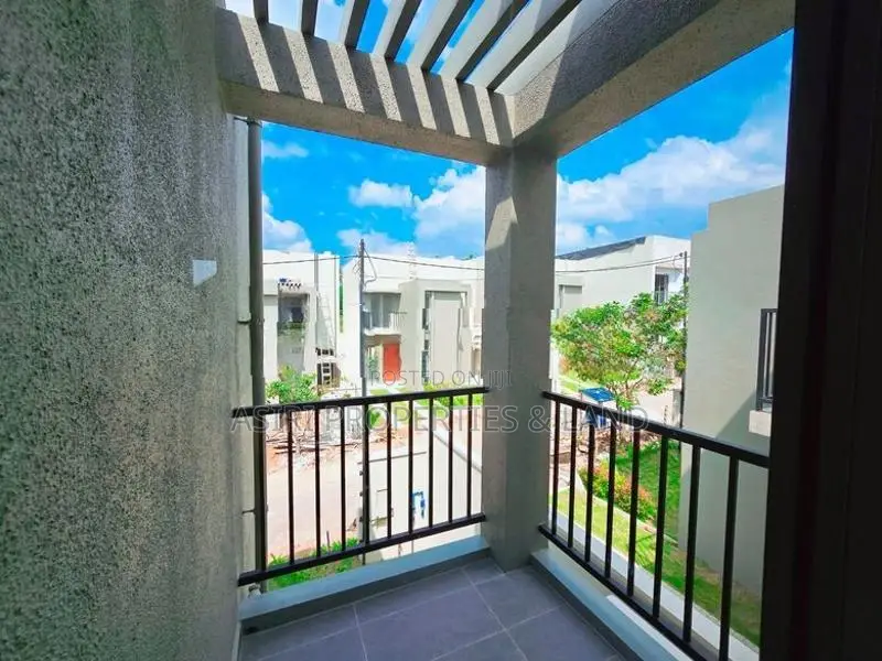 3 Bedrooms Modern Villa for Sale at Canterbury Piliyandala
