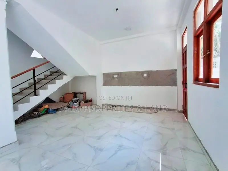 Brand new 4 Bedrooms House for sale in Piliyandala Madapatha Road