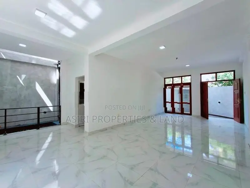 Brand new 4 Bedrooms House for sale in Piliyandala Madapatha Road