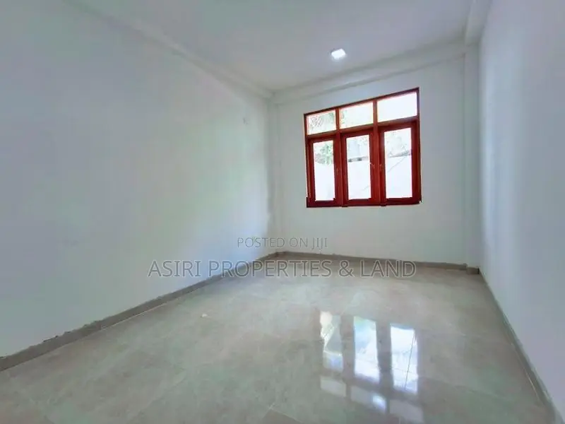 Brand new 4 Bedrooms House for sale in Piliyandala Madapatha Road