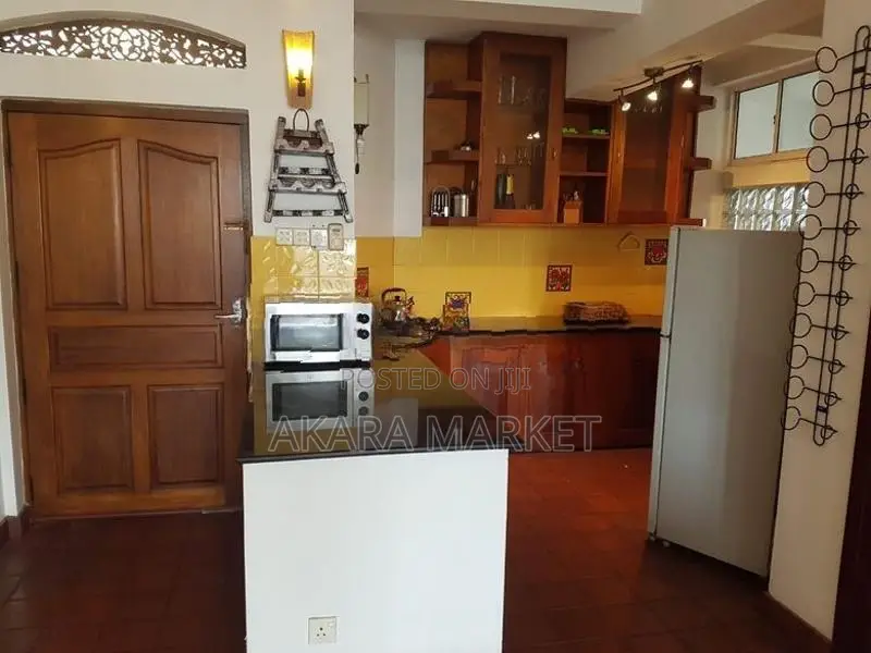 Prince Court, Colombo 03 - Furnished Apartment for Sale A15306