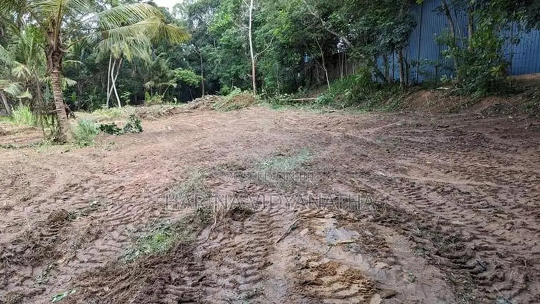 Prime Commercial Bare Land for Rent Raddolugama