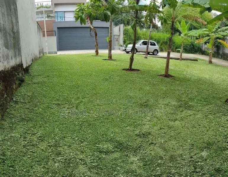 Super Residential land for sale in Homagama town walauwa junction