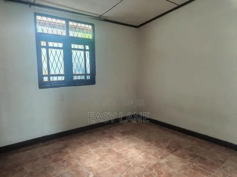 නිට්ටඹුව තිහාරියෙන් අන්ගසම්පූර්ණ 3BD නිවසක්