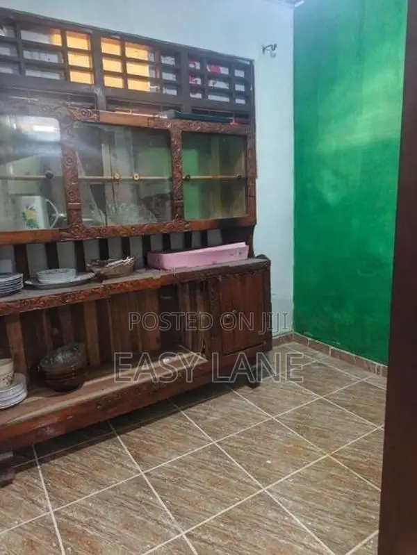 නිට්ටඹුව තිහාරියෙන් අන්ගසම්පූර්ණ 3BD නිවසක්