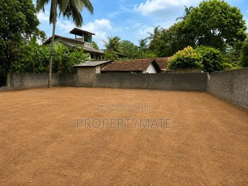 Land for Sale in Kaduwela town