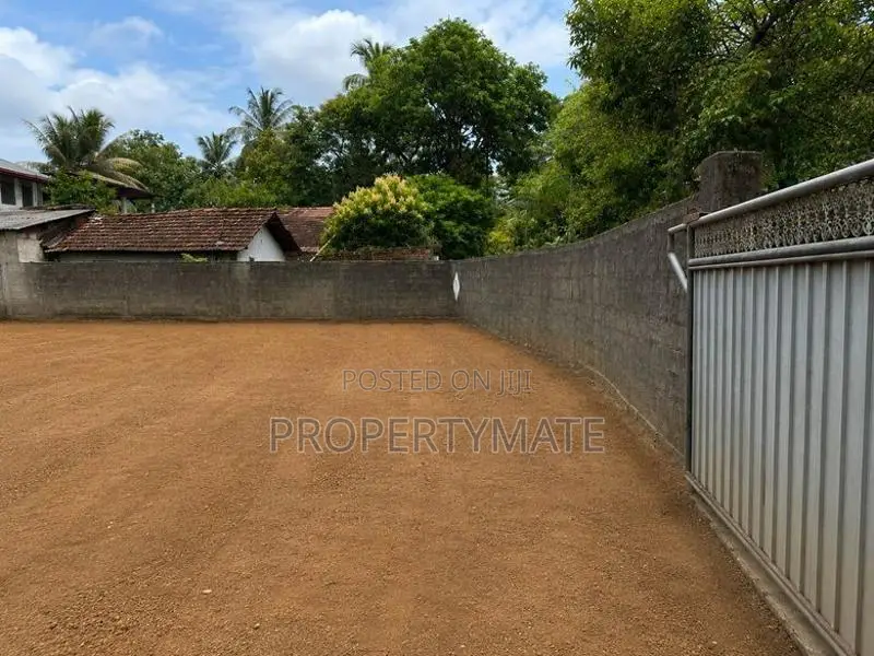 Land for Sale in Kaduwela town