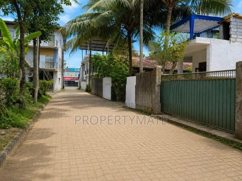 Land for Sale in Kaduwela town