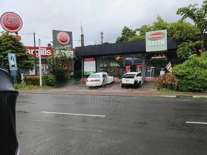 Commercial Building for Rent – Near Sri Jayawardenepura Hospital