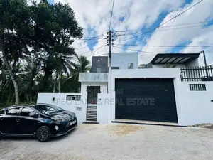 (AH255) Two Story House for Sale in Siyambalgoda
