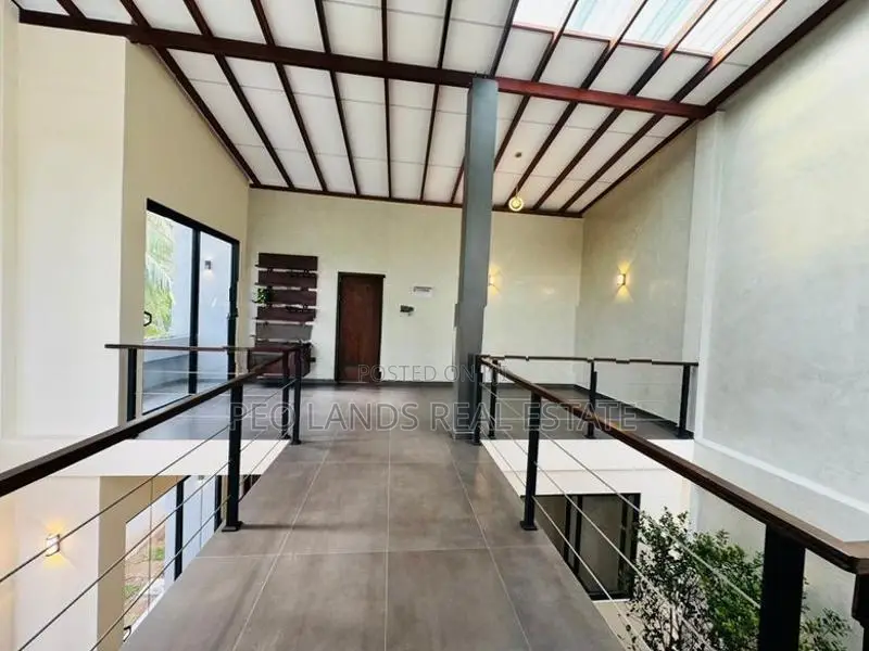 (AH255) Two Story House for Sale in Siyambalgoda