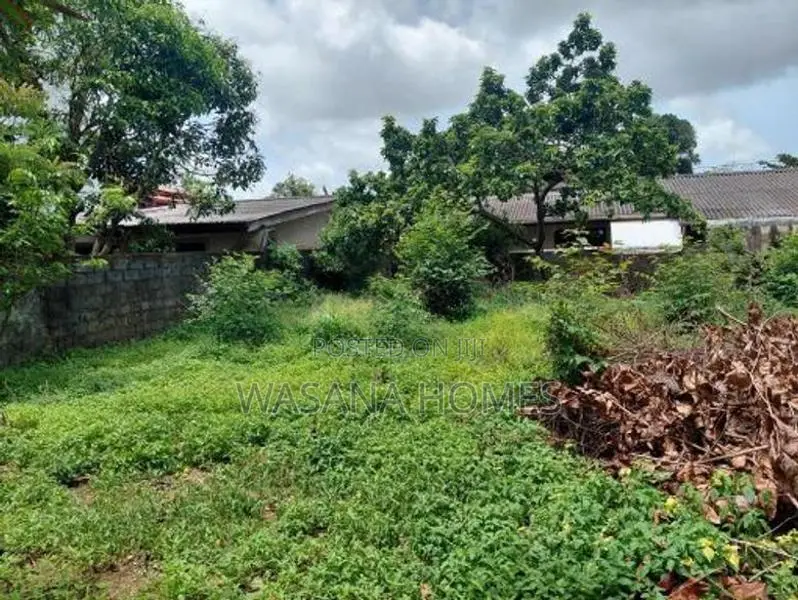 Land with Valuable Single Story House for Sale Nawala