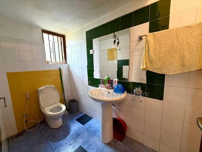 3 Bedroom House for Sale – Thalawathugoda