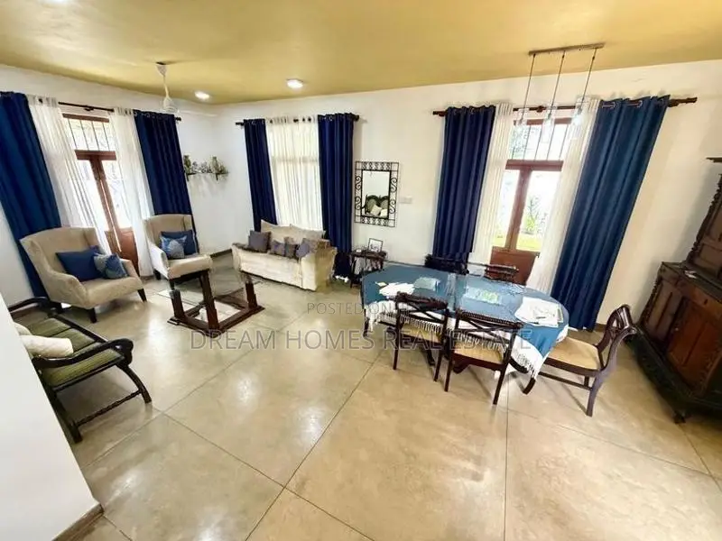 3 Bedroom House for Sale – Thalawathugoda