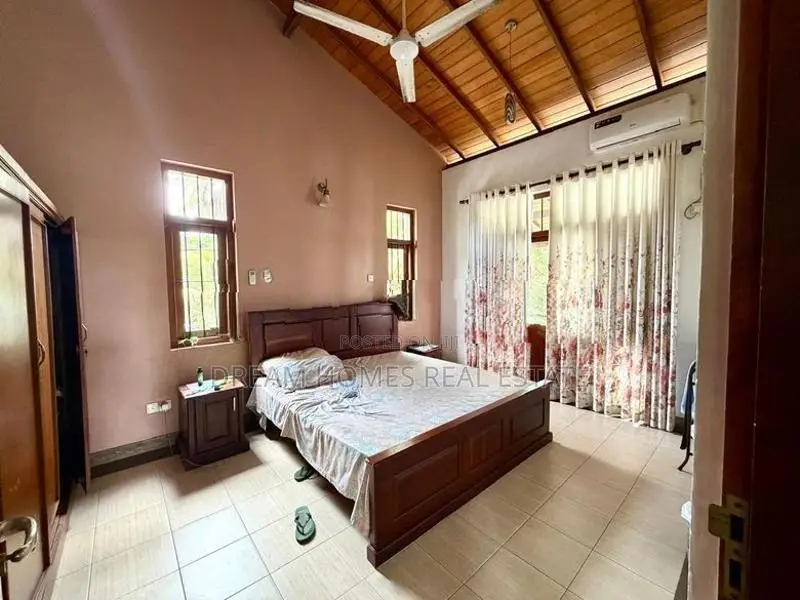 3 Bedroom House for Sale – Thalawathugoda